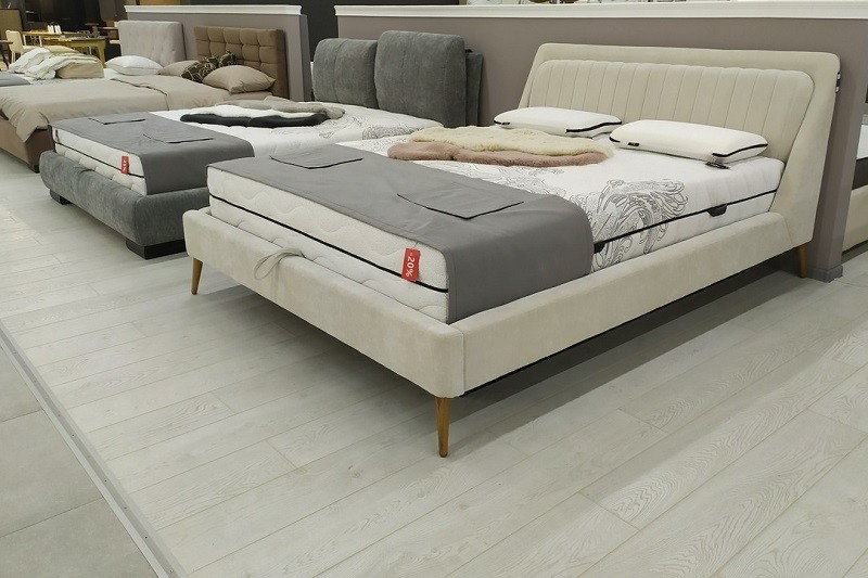 Z czego wynika popularność łóżek tapicerowanych?